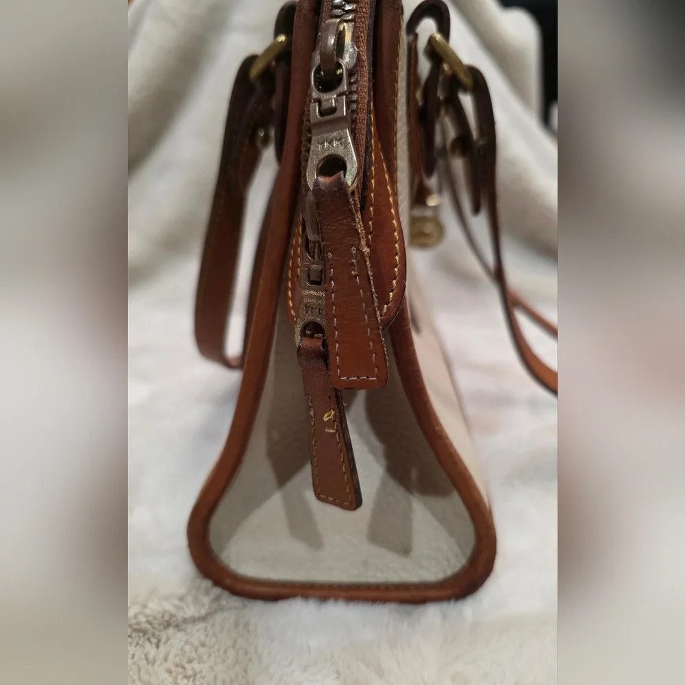 Vintage Dooney & Bourke All Weather leather Carpet Shoulder Bag - Picture 15 of 16